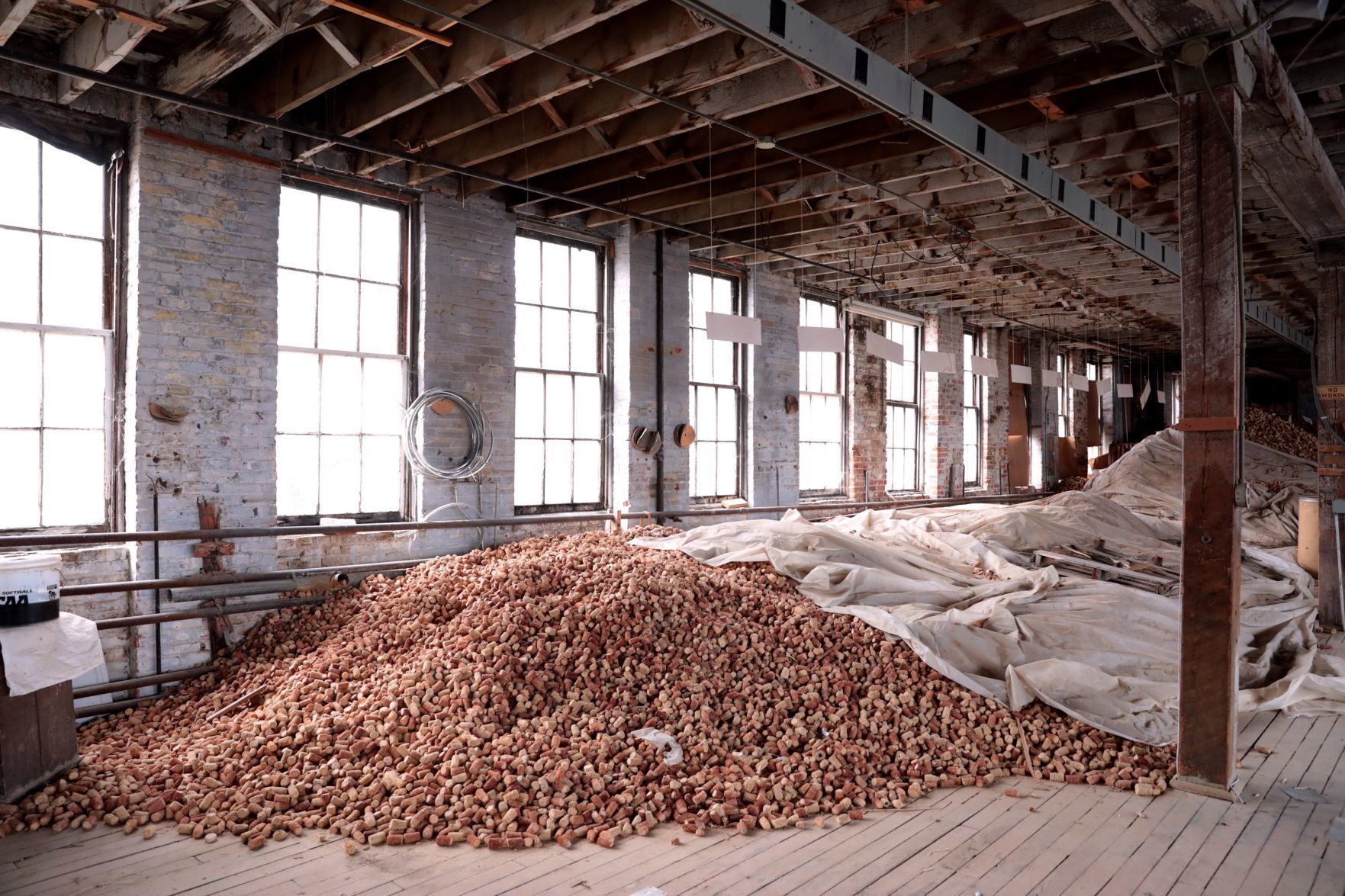Inside the Missouri Meerschaum corncob pipe factory